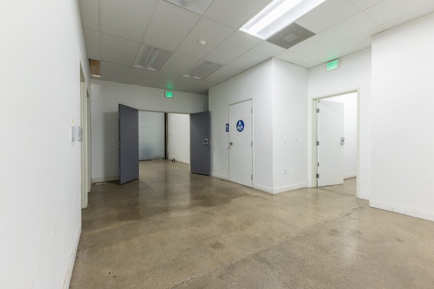 More Photos Of 3520 Cadillac Ave, Costa Mesa Distribution For Lease