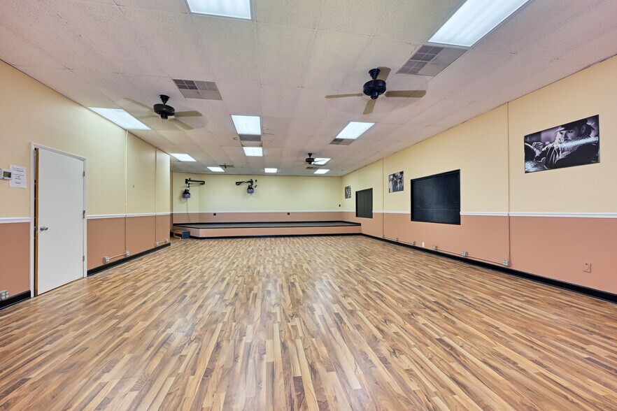More Photos Of 5858 St Augustine Rd, Jacksonville Freestanding For Lease