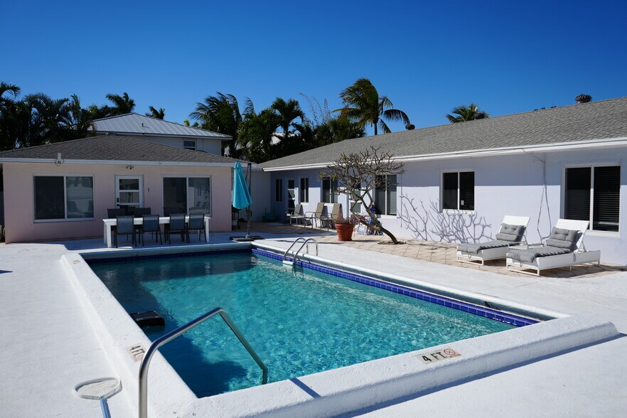 More Photos Of 100 Sandal Ln, Palm Beach Shores Apartments For Sale