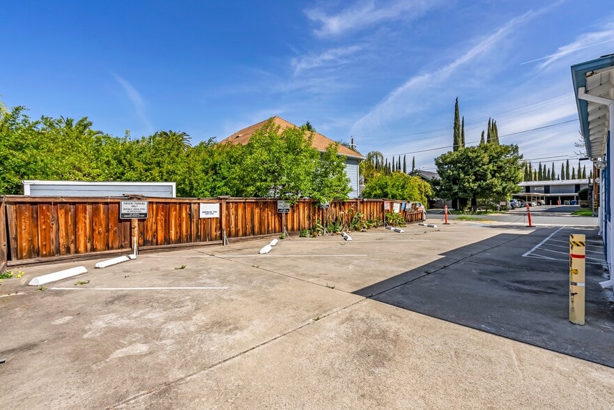 More Photos Of 2291 Pacheco St, Concord Medical For Lease