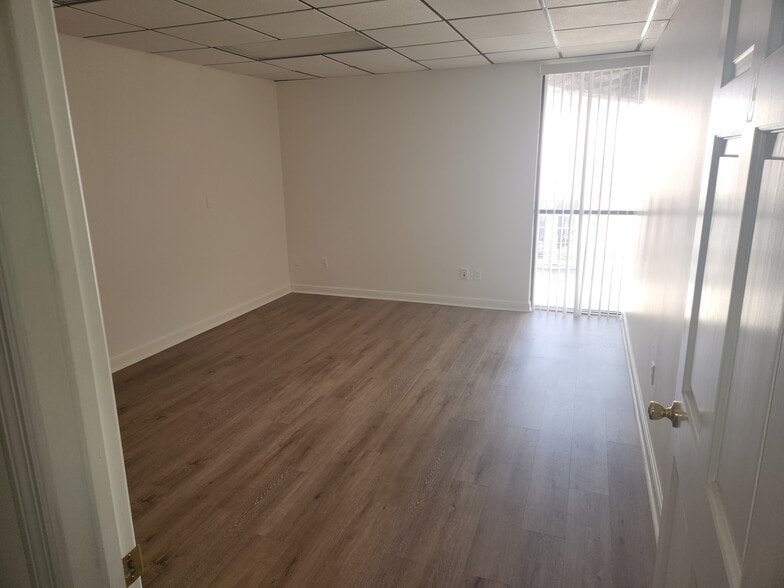 More Photos Of 100 S Dixie Hwy, West Palm Beach Office For Lease