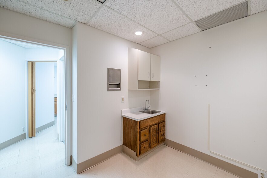 More Photos Of 80 West Ave, Brockport Medical For Lease