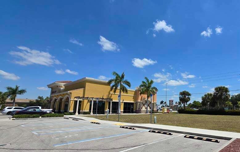 Primary Photo Of 22941 Lyden Dr, Estero Restaurant For Lease
