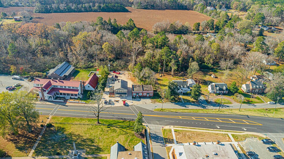 More Photos Of 13185 Hanover Courthouse Rd, Hanover Freestanding For Lease