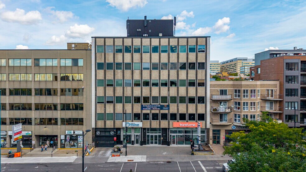 Primary Photo Of 5843-5847 Ch De La Côte-Des-Neiges, Montréal Medical For Lease
