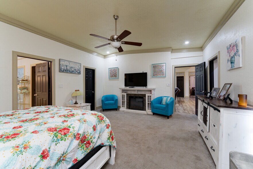 More Photos Of 4388 County Road 197, Alvin Specialty For Sale