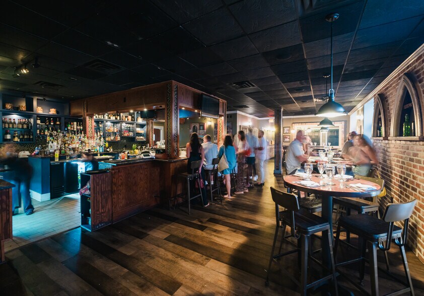 More Photos Of 102 S Second St, Wilmington Storefront Retail Residential For Sale