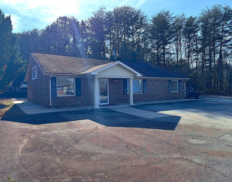 More Photos Of 80 Mountain Dr, Dahlonega Medical For Sale