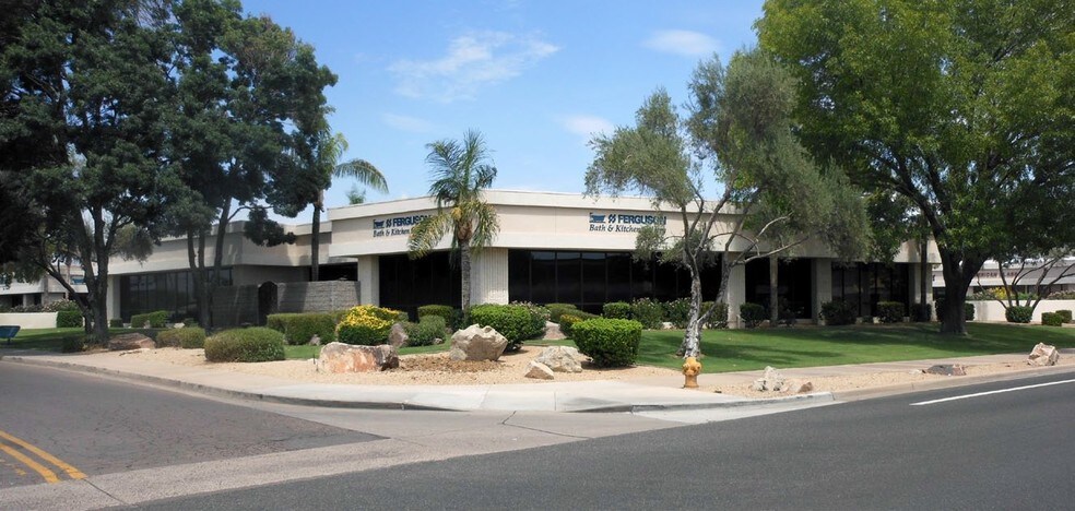 More Photos Of 8340 E Raintree Dr, Scottsdale Showroom For Lease