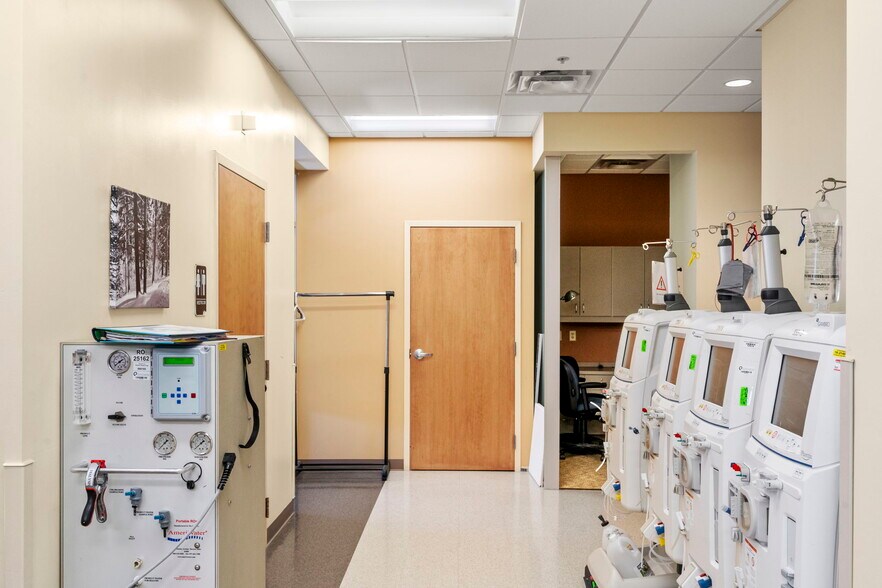 More Photos Of 8410 Decatur St, Westminster Medical For Sale