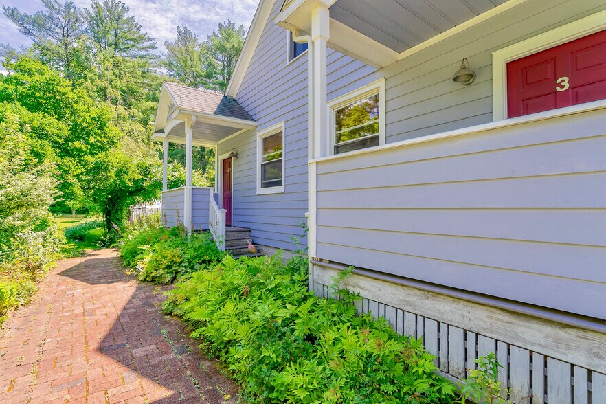 More Photos Of 5355 NY-212 Rt, Mount Tremper Hotel For Sale