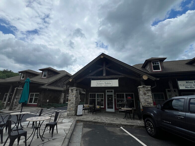 More Photos Of 8060 N US Highway 19E, Elk Park Restaurant For Sale