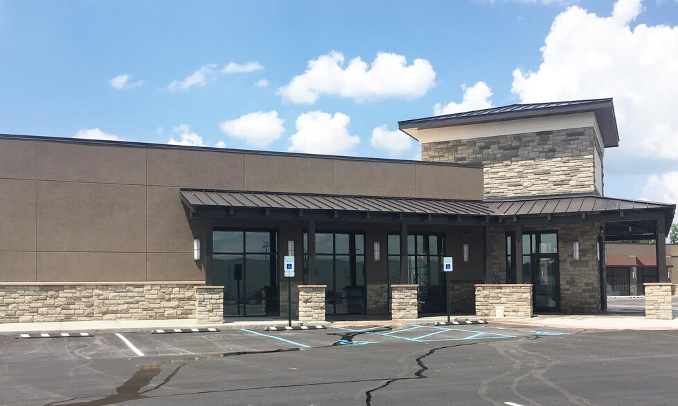 More Photos Of 100 Bacho Way, London Storefront For Lease