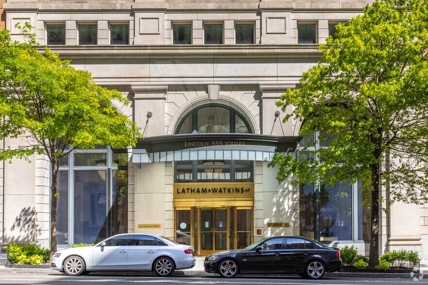 More Photos Of 555 11th St NW, Washington Office For Lease