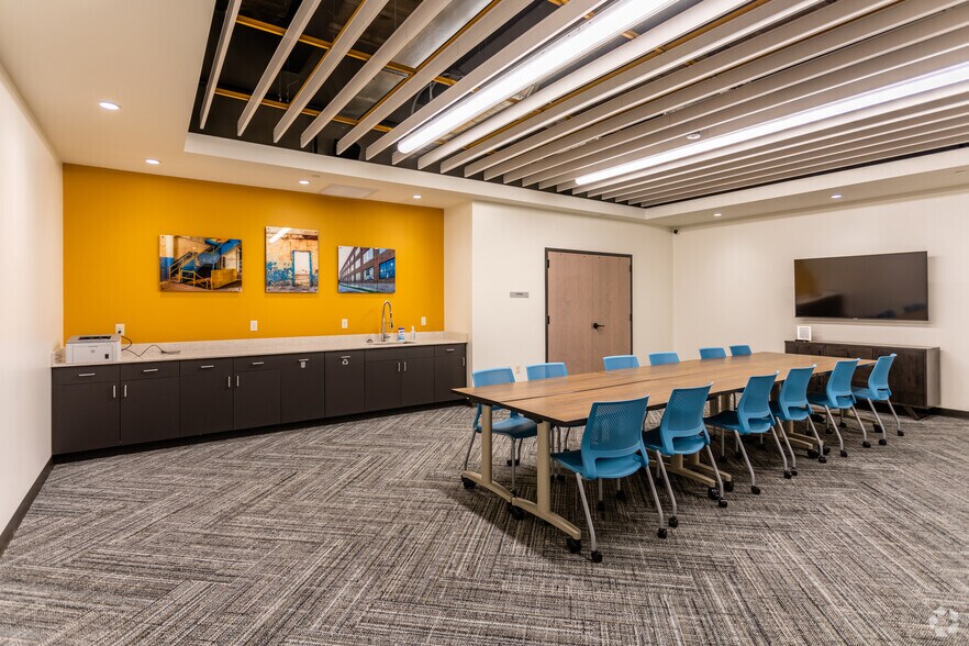 More Photos Of 525 2nd St, La Crosse Unknown For Lease