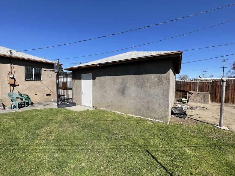 More Photos Of 1313 Brundage Ln, Bakersfield Office For Lease