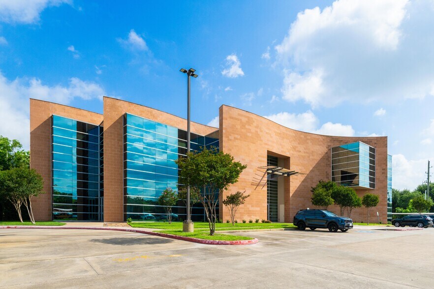 Primary Photo Of 7840 N Sam Houston Pky W, Houston Office For Lease