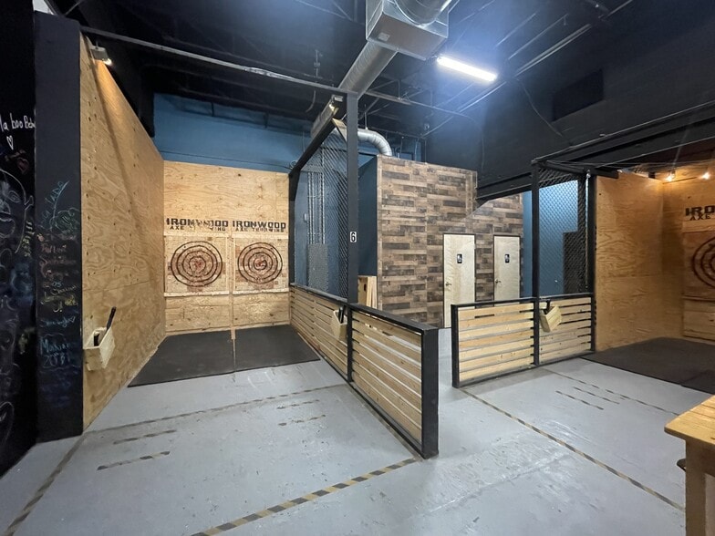 More Photos Of 314 E Hickory St, Denton Freestanding For Lease