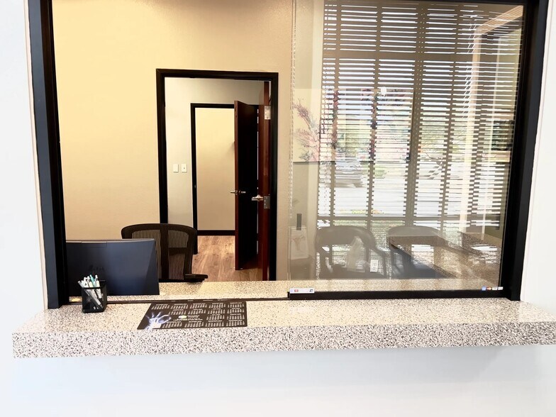 More Photos Of 20325 N 51st Ave, Glendale Medical For Lease