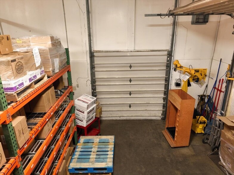 More Photos Of 1502 Minnie St, Fairbanks Industrial For Sale