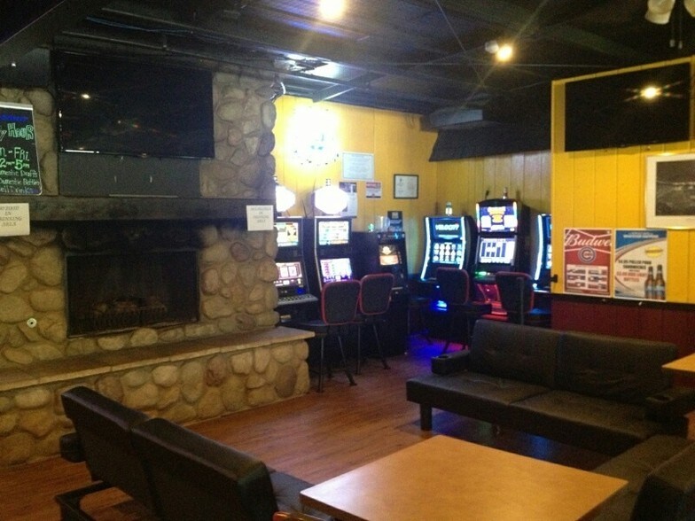 More Photos Of 11419 S Grant Hwy, Marengo Restaurant For Sale