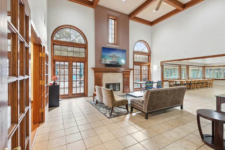 More Photos Of 7685 Northcross Dr, Austin Office For Lease