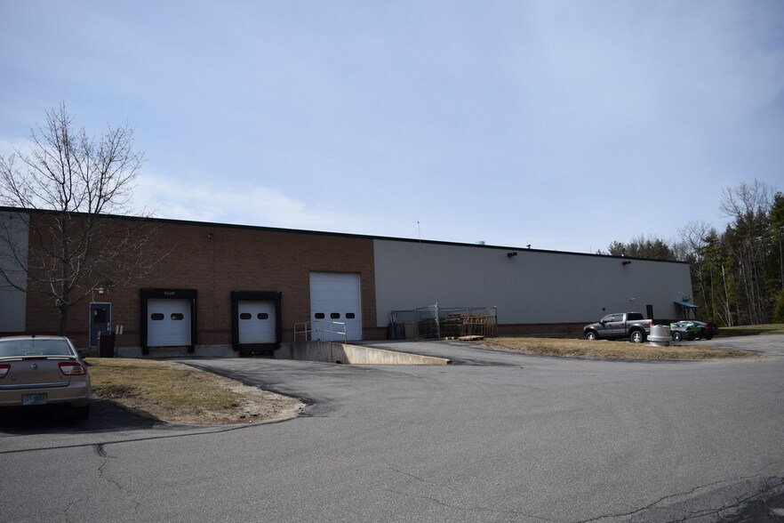 More Photos Of 27 Production Dr, Dover Light Manufacturing For Lease