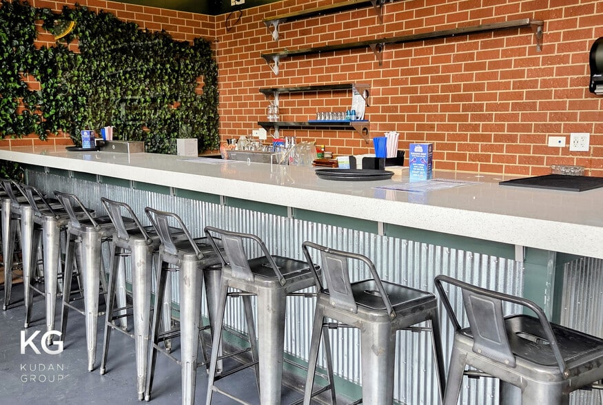 More Photos Of 3734 W Irving Park Rd, Chicago Restaurant For Lease