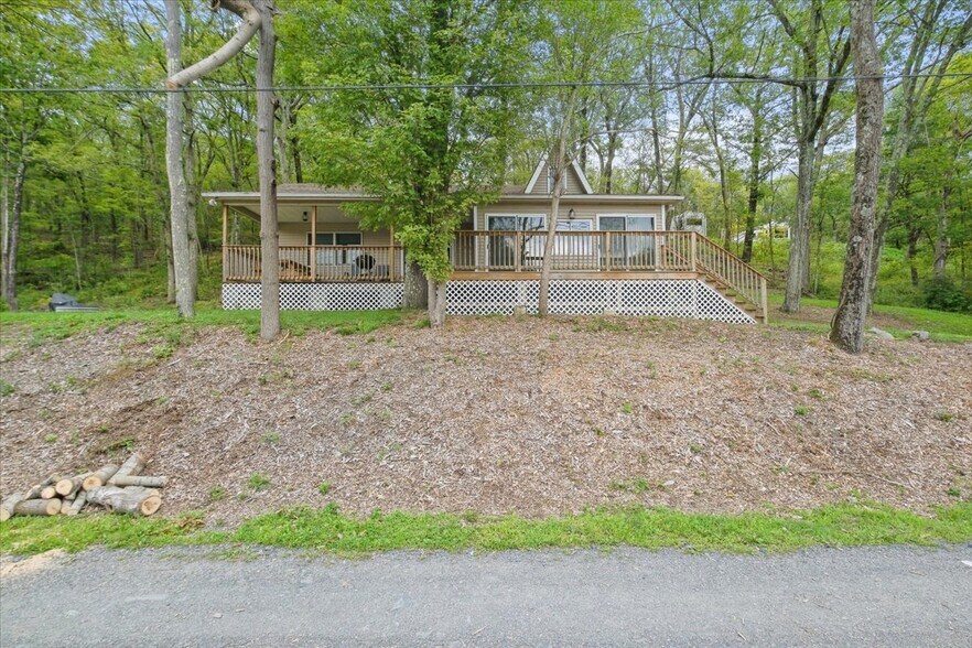 More Photos Of 64 White Dr, Milan Specialty For Sale