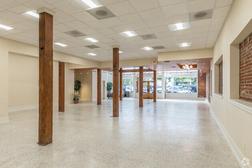More Photos Of 181-195 High St NE, Salem General Retail For Sale