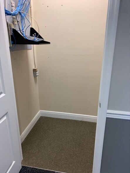 More Photos Of 9681 Gladiolus Dr, Fort Myers Office For Lease