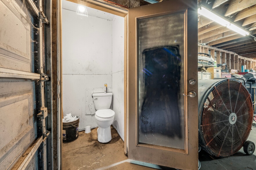 More Photos Of 658 Aldine Mail Route Rd, Houston Auto Repair For Sale