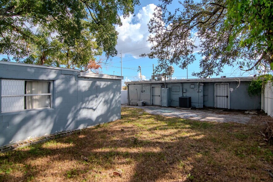 More Photos Of 308 E Waters Ave, Tampa Restaurant For Sale