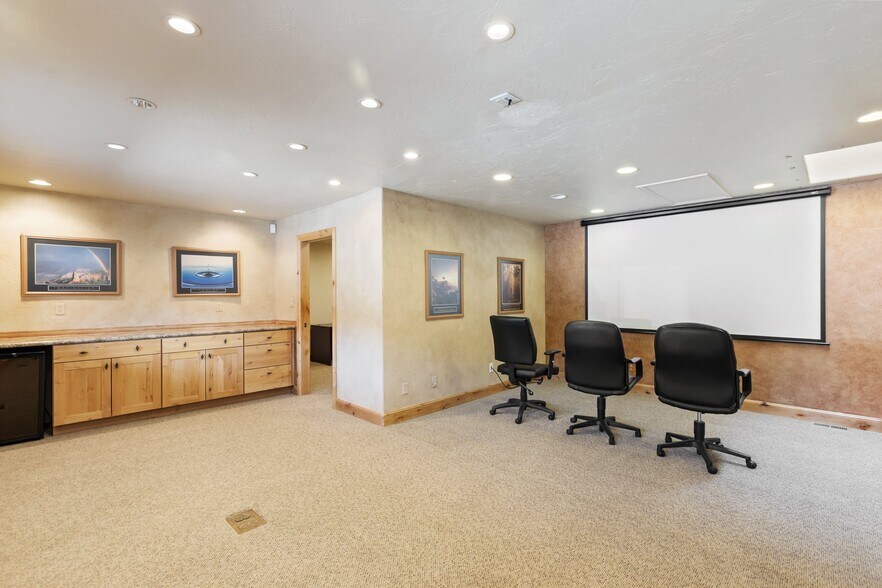 More Photos Of 350 N Pine St, Woodland Park Medical For Sale