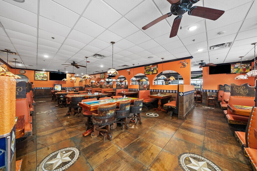 More Photos Of 1420 Interstate Dr, Cookeville Restaurant For Sale