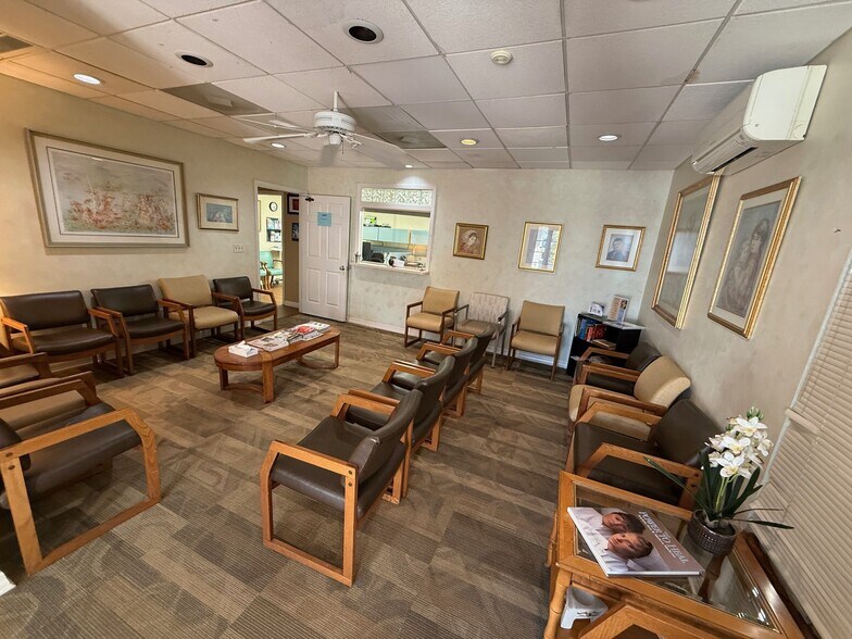 More Photos Of 1405 Pine St, Melbourne Medical For Sale