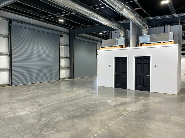 More Photos Of 230 Casey's Ln, Flowood Light Distribution For Lease