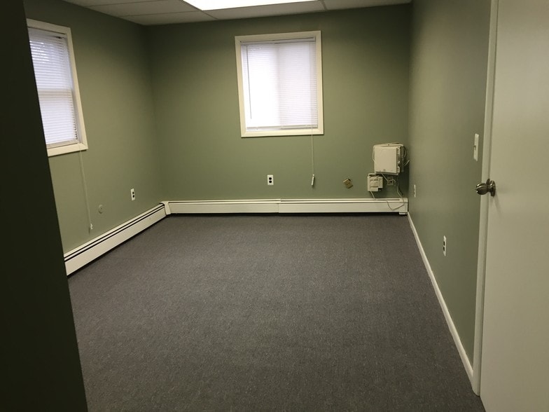More Photos Of 16 Tyson Pl, Bergenfield Office Residential For Sale