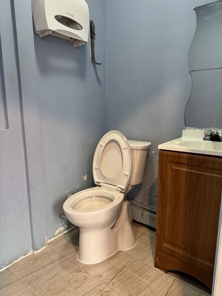 More Photos Of 2376 E 15th St, Brooklyn Specialty For Sale