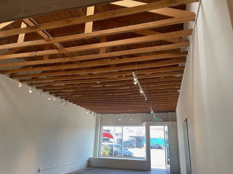More Photos Of 3191 Glendale Blvd, Los Angeles Storefront For Lease