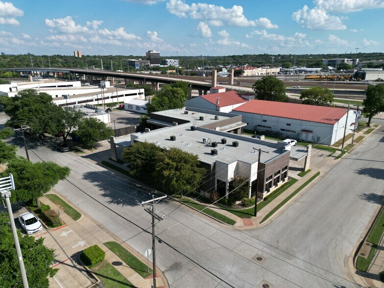 More Photos Of 3343 Locke Ave, Fort Worth Office For Lease