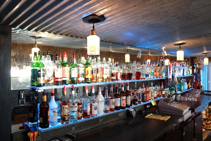 More Photos Of 6540 Wofford Blvd, Wofford Heights Bar For Sale