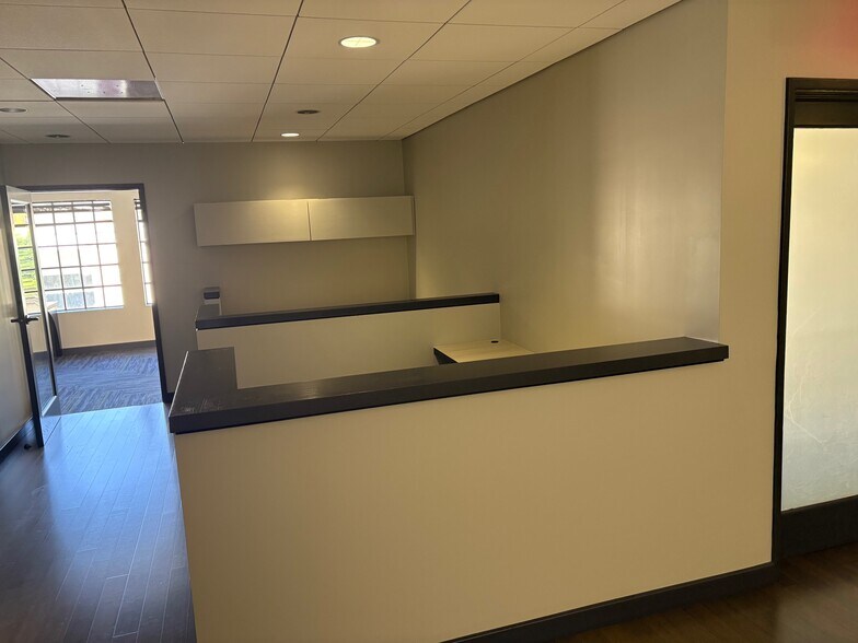 More Photos Of 1210-1214 E Green St, Pasadena Office For Lease