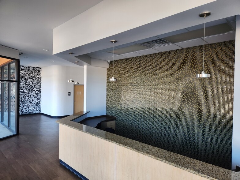 More Photos Of 3920-3950 Rosemeade Pky, Dallas General Retail For Lease