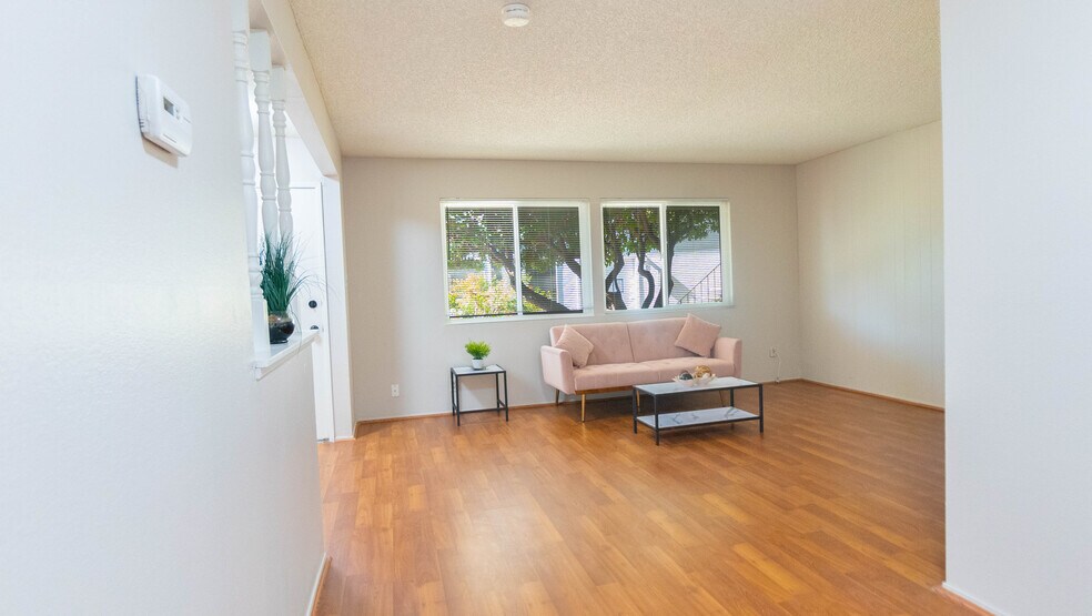 More Photos Of 1093 Del Rio Circle, Concord Apartments For Sale