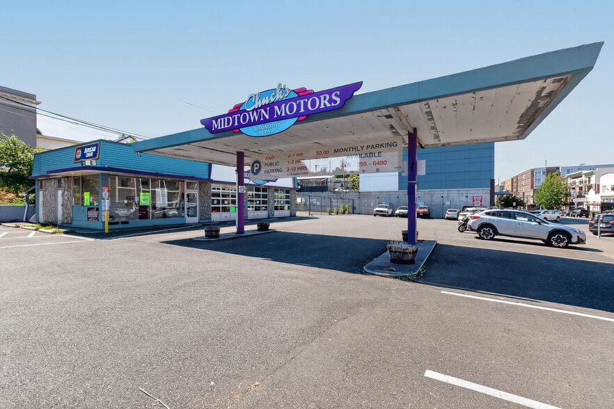 More Photos Of 1058 N State St, Bellingham General Retail For Sale