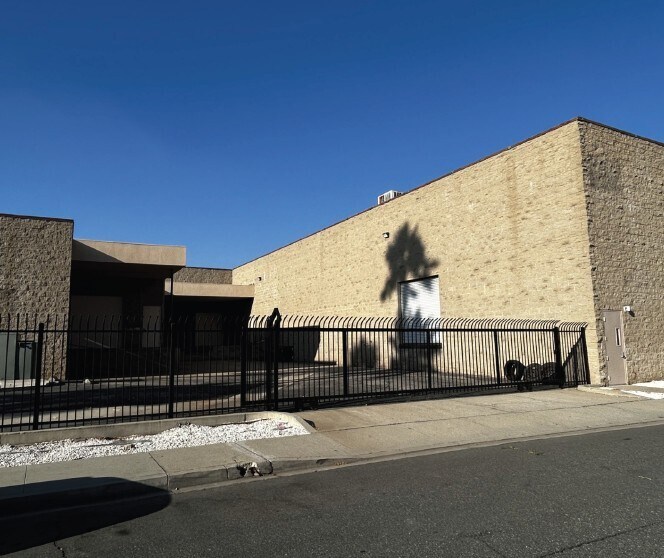 More Photos Of 645 W Holt Blvd, Ontario Industrial For Sale