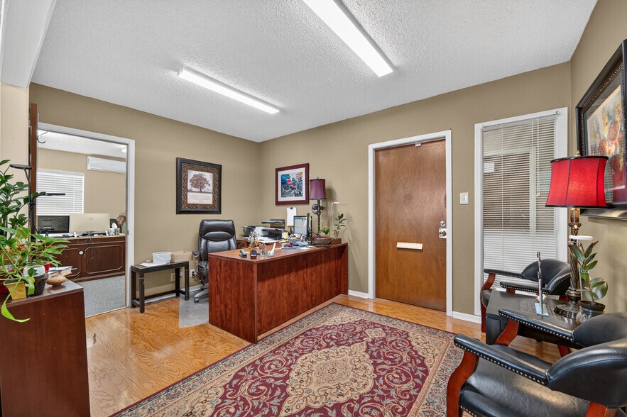 More Photos Of 1003 Beckett Dr, San Antonio Office For Sale