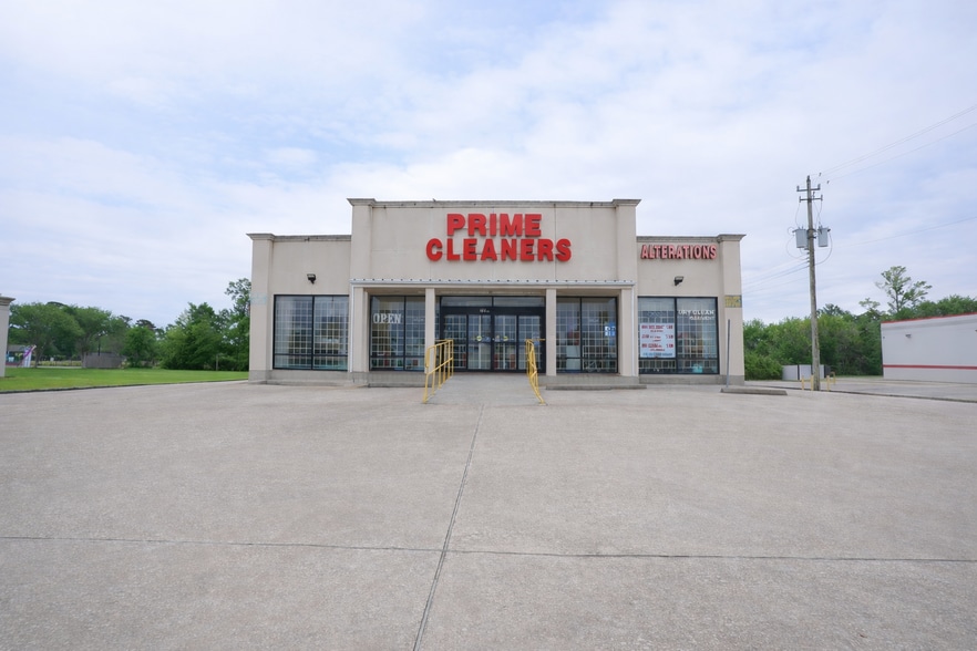 Primary Photo Of 7250 Antoine Dr, Houston Freestanding For Sale