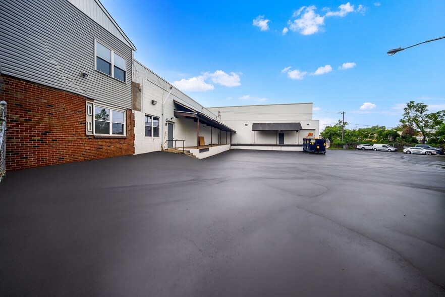 More Photos Of 2168 Bennett Rd, Philadelphia Warehouse For Lease